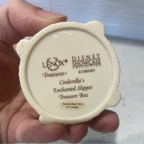 Lenox Cinderella’s Enchanted Slipper Treasure Box - Picture 2 of 7